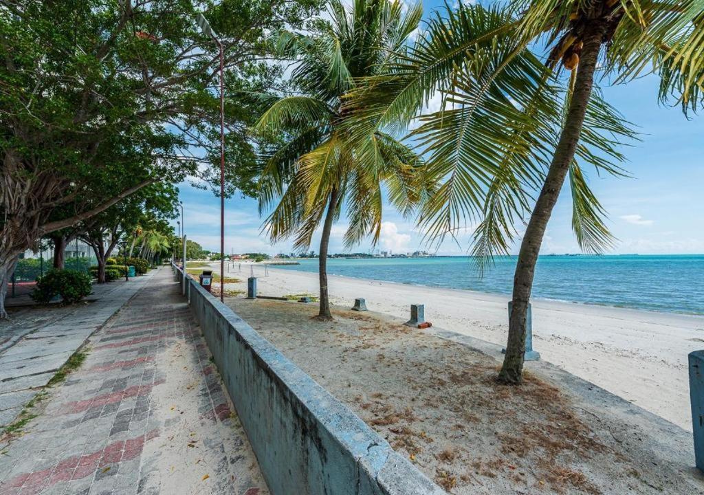Glory Beach Private Resort 2Br Port Dickson Exterior foto